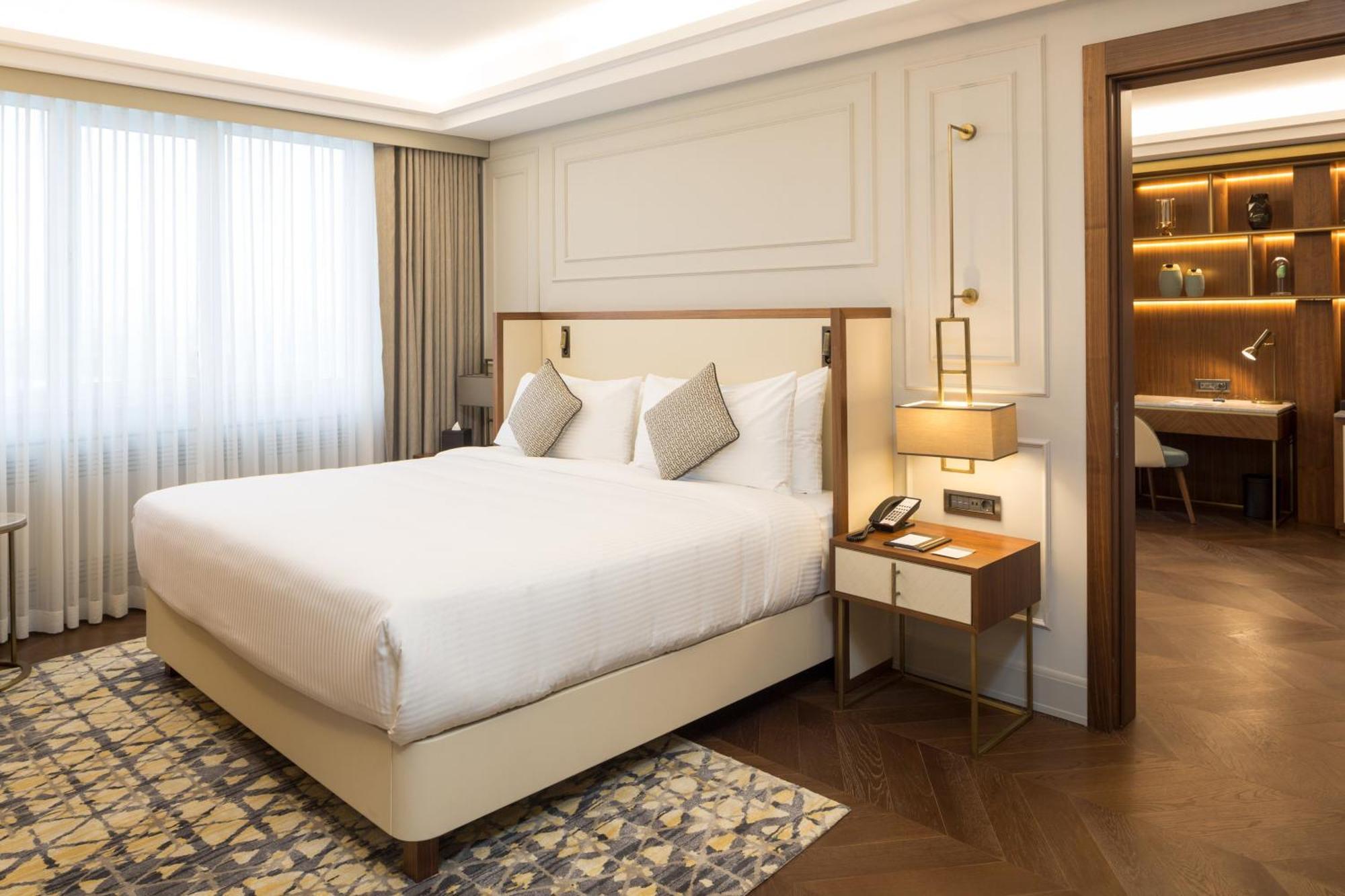 Sheraton Biškek Exteriér fotografie